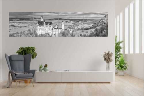 Schloss Neuschwanstein mit Forggensee und Bannwaldsee im Hintergrund - Neuschwanstein im Herbstkleid - 4er Split, Größe ca. 280x70cm, Seitenverhältnis 4:1 - Schloss Neuschwanstein mit Forggensee - weitere Infos unter https://www.kriner-weiermann.de