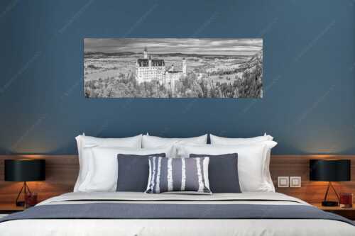 Schloss Neuschwanstein mit Forggensee und Bannwaldsee im Hintergrund - Neuschwanstein im Herbstkleid - Größe ca. 180x60cm, Seitenverhältnis 3:1 - Schloss Neuschwanstein mit Forggensee - weitere Infos unter https://www.kriner-weiermann.de