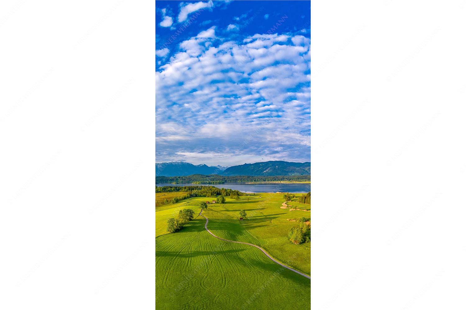 Blick über den Staffelsee zum Estergebirge und den Ammergebirge - Obersee - Seitenverhältnis 1:2 - Staffelsee - weitere Infos unter https://www.kriner-weiermann.de