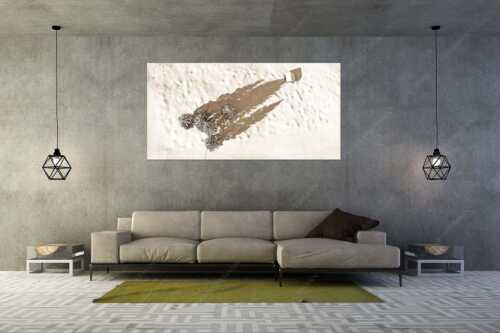 Blick auf eine Baumgruppe und Heustadel in Krün von Oben - Perspektive - Größe ca. 200x100cm, Seitenverhältnis 2:1 - Lange Schatten im Schnee - weitere Infos unter https://www.kriner-weiermann.de