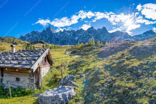 Ladizalm mit Laliderer Nordwände im Karwendelgebirge - Pittoresk - Seitenverhältnis 3:2 - Ladizalm im Karwendel - weitere Infos unter https://www.kriner-weiermann.de
