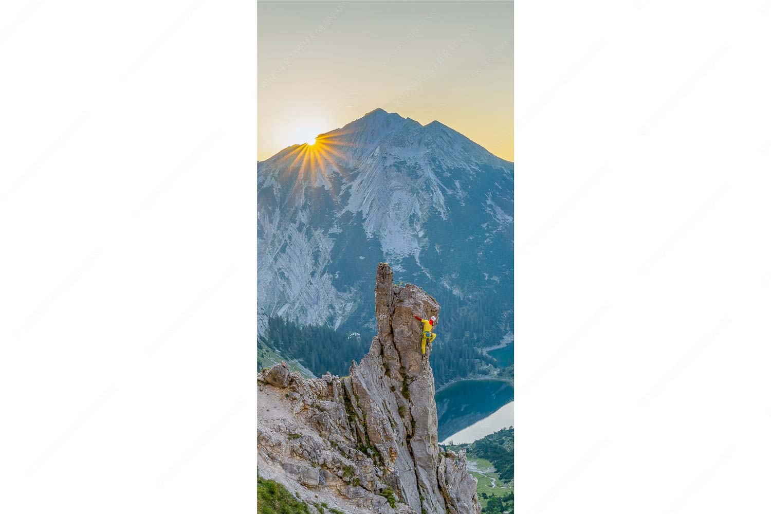 Rising – Seitenverhältnis 1:2 — Sonnenaufgang am Soiernsee Die malerisch gelegenen Soiernseen sind mit die einzigen im Soierngebirge