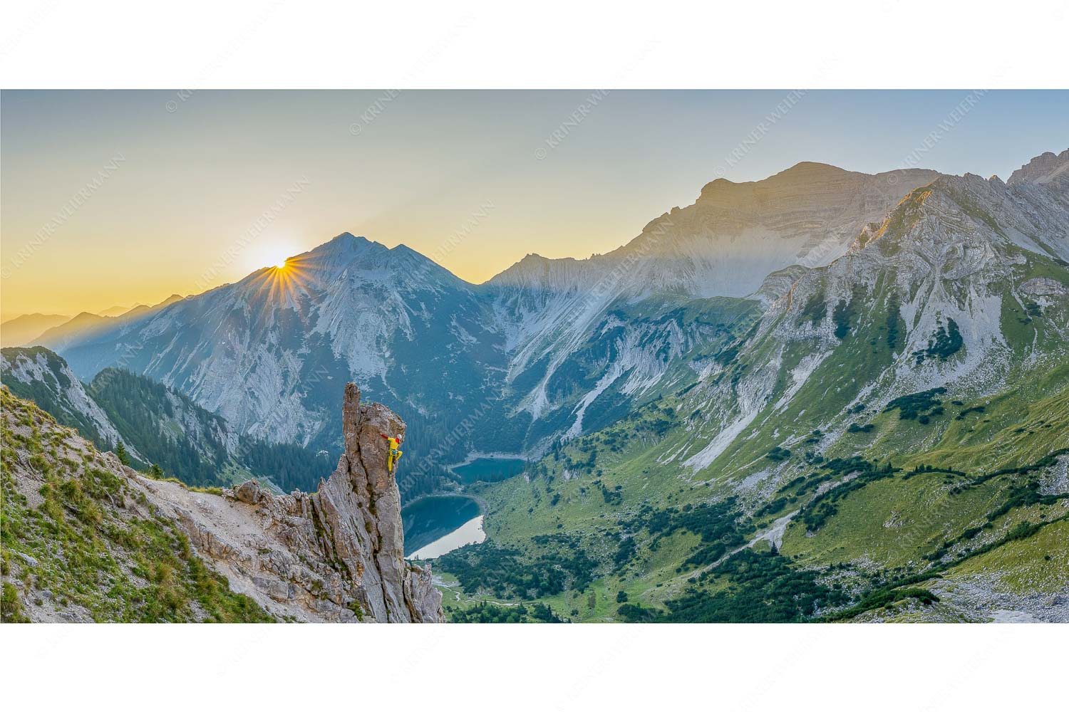 Rising – Seitenverhältnis 2:1 — Sonnenaufgang am Soiernsee Die malerisch gelegenen Soiernseen sind mit die einzigen im Soierngebirge