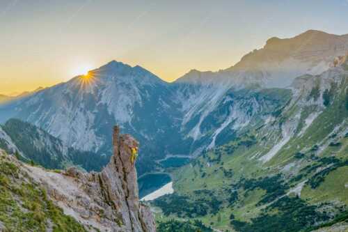 Die malerisch gelegenen Soiernseen sind mit die einzigen im Soierngebirge - Rising - Seitenverhältnis 3:2 - Sonnenaufgang am Soiernsee - weitere Infos unter https://www.kriner-weiermann.de