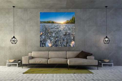 Blick über das Flussbett der Isar in den Sonnenaufgang am Karwendel - Rolling Stones - Größe ca. 160x160cm, Seitenverhältnis 1:1 - Isar Flussbett - weitere Infos unter https://www.kriner-weiermann.de
