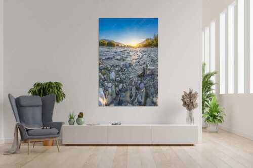 Blick über das Flussbett der Isar in den Sonnenaufgang am Karwendel - Rolling Stones - Größe ca. 120x180cm, Seitenverhältnis 2:3 - Isar Flussbett - weitere Infos unter https://www.kriner-weiermann.de