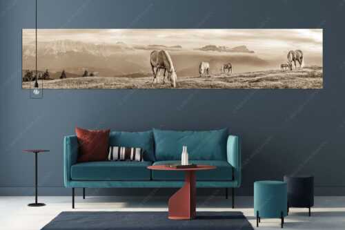 Haflinger Pferde auf der Sommerweide am Wank im Estergebirge mit Zugspitze im Hintergrund - Roßwank - Größe ca. 350x70cm, Seitenverhältnis 5:1 - Pferde im Estergebirge - weitere Infos unter https://www.kriner-weiermann.de