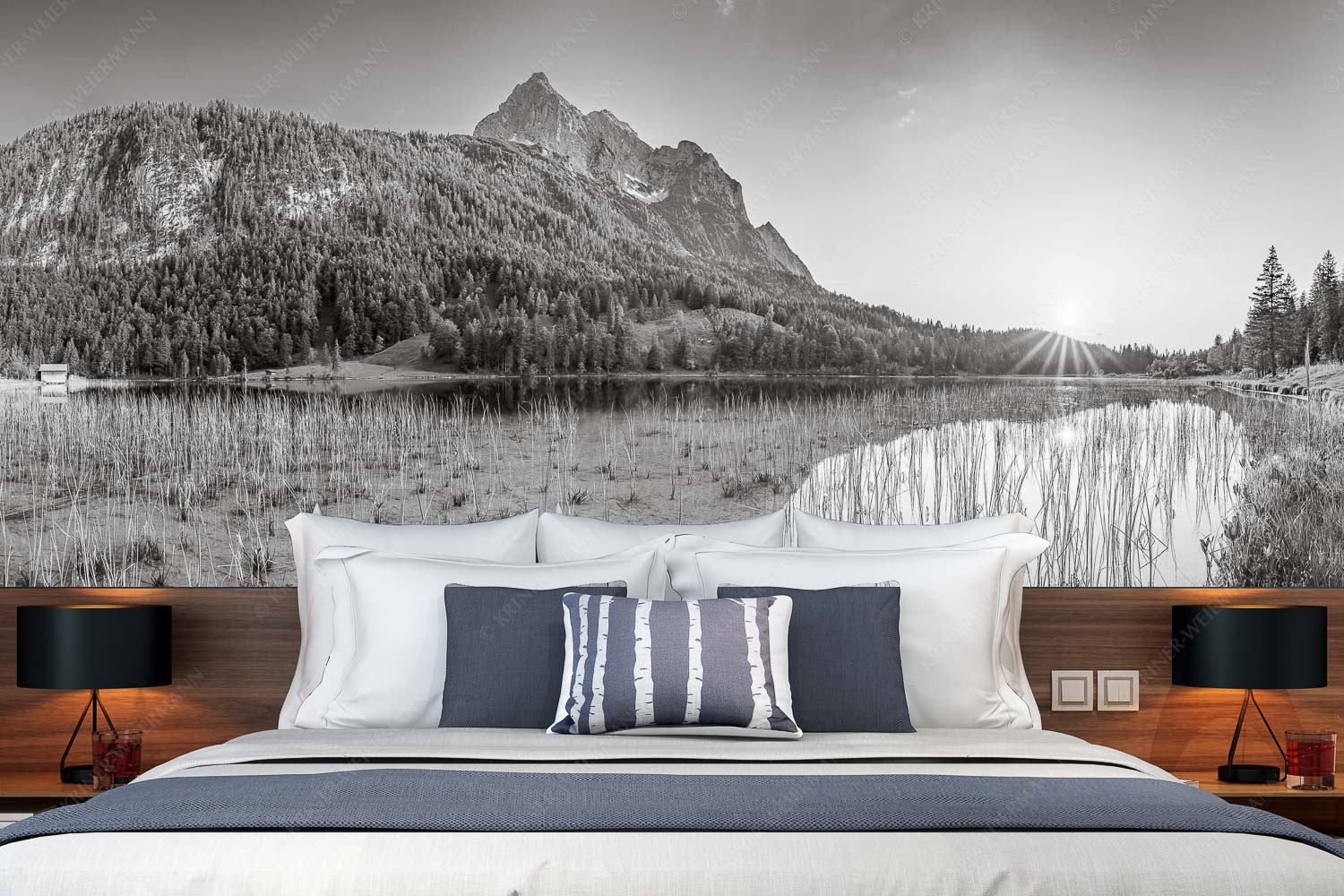 Sonnenuntergang am Ferchensee mit Blick zu den Wettersteinspitzen - Ruhige Momente - Größe ca. 350x140cm, Seitenverhältnis 2,5:1 - Ferchensee mit Wetterstein - weitere Infos unter https://www.kriner-weiermann.de