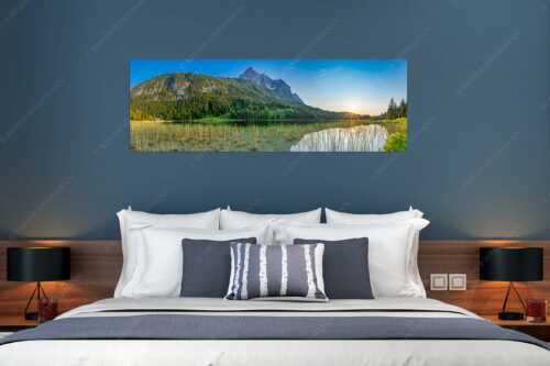 Sonnenuntergang am Ferchensee mit Blick zu den Wettersteinspitzen - Ruhige Momente - Größe ca. 180x60cm, Seitenverhältnis 3:1 - Ferchensee mit Wetterstein - weitere Infos unter https://www.kriner-weiermann.de