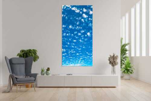 Schäfchenwolken am blauen Abendhimmel - Schäfchen - Größe ca. 90x180cm, Seitenverhältnis 1:2 - Schäfchenwolken Blau Weiss - weitere Infos unter https://www.kriner-weiermann.de