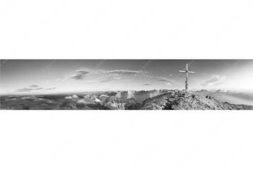 Blick vom Schafreiter ins Karwendelgebirge - Schafreiter Gipfelpanorama - Seitenverhältnis 5:1 - Schafreuter im Karwendel - weitere Infos unter https://www.kriner-weiermann.de