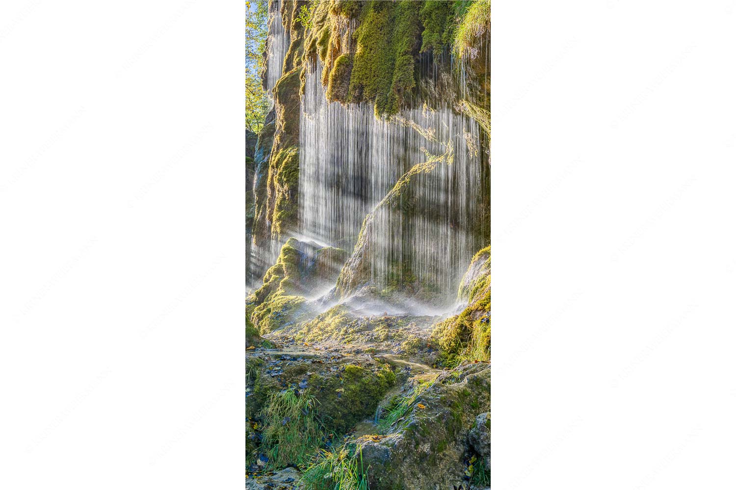 Schleierfälle – Seitenverhältnis 1:2 — Wasserfall im Ammertal Die Schleierfälle an der Ammer bei Unternogg sind ein einzigartiges Naturschauspiel