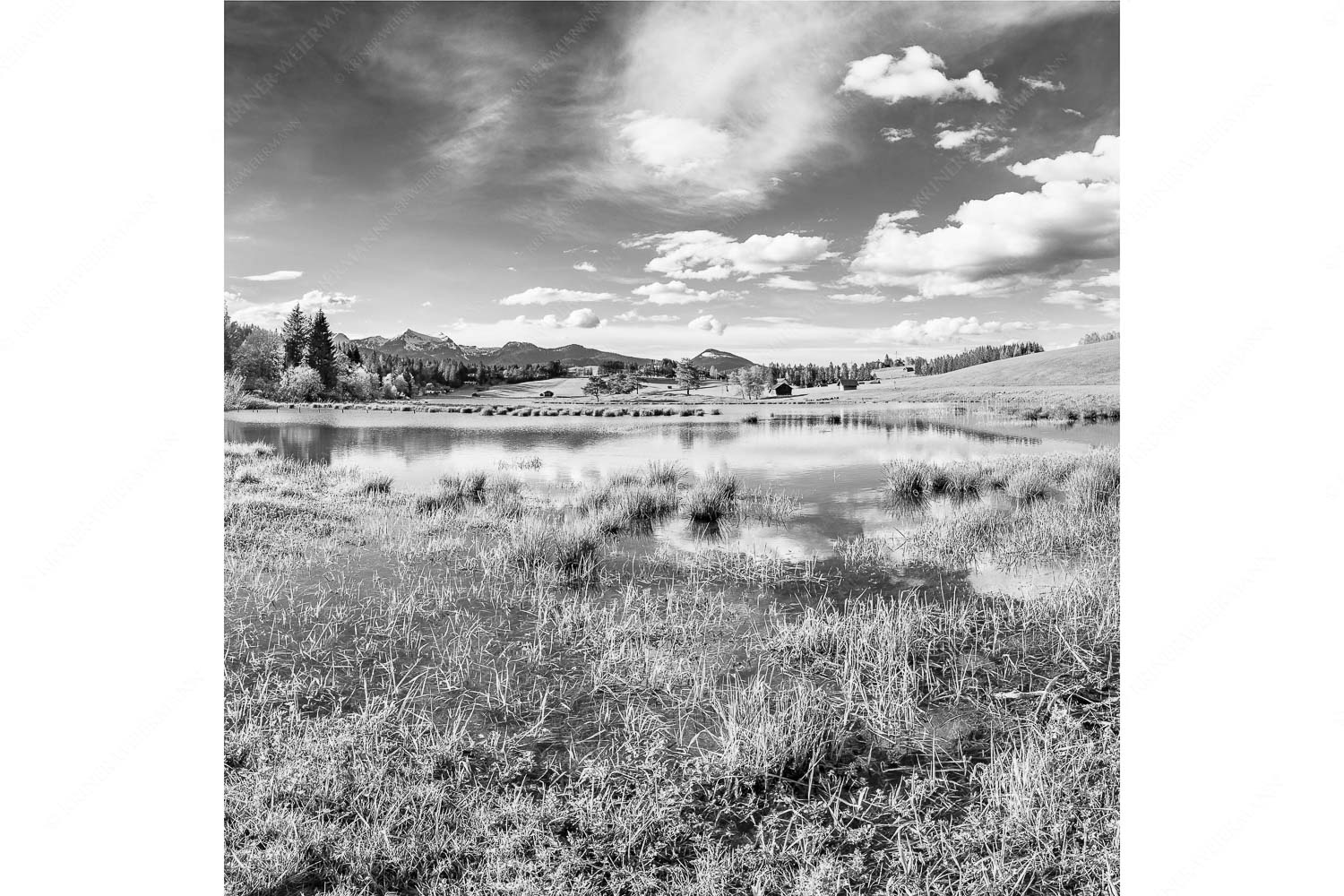 Schmalensee Süd – Seitenverhältnis 1:1 — Simetsberg und Krottenkopf Blick über den Schmalensee zum Estergebirge