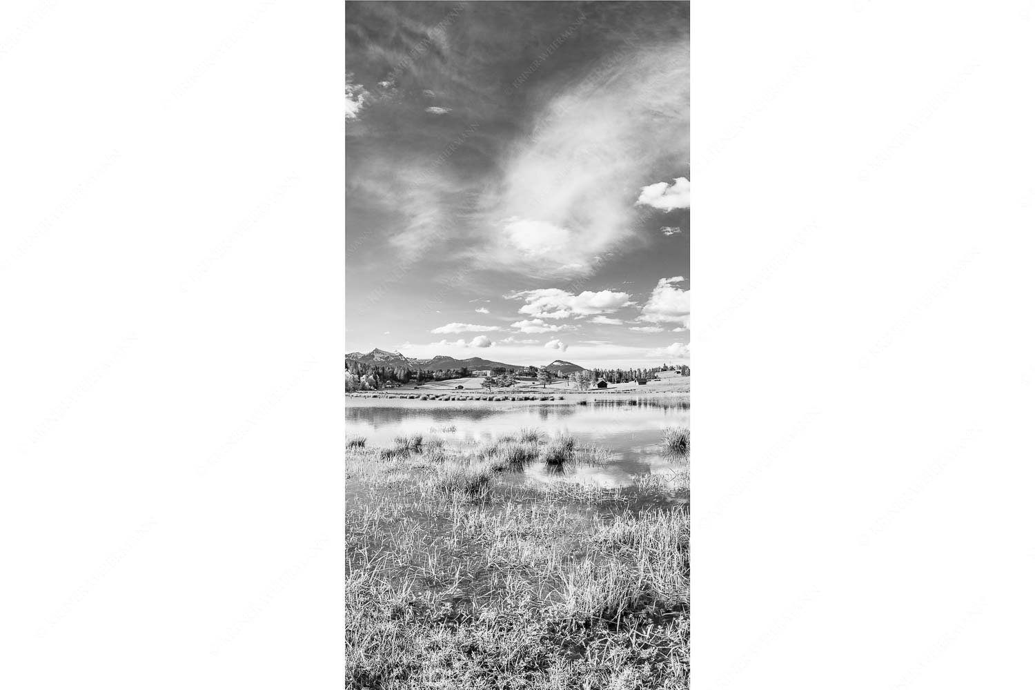 Blick über den Schmalensee zum Estergebirge - Schmalensee Süd - Seitenverhältnis 1:2 - Simetsberg und Krottenkopf - weitere Infos unter https://www.kriner-weiermann.de