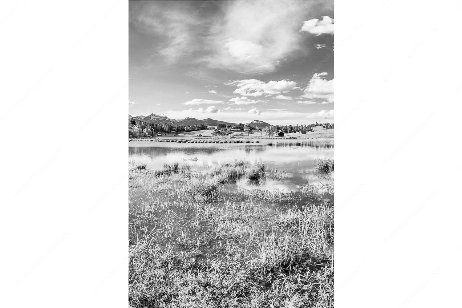 Blick über den Schmalensee zum Estergebirge - Schmalensee Süd - Seitenverhältnis 2:3 - Simetsberg und Krottenkopf - weitere Infos unter https://www.kriner-weiermann.de