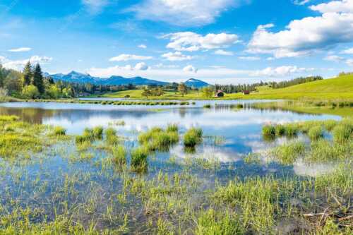 Blick über den Schmalensee zum Estergebirge - Schmalensee Süd - Seitenverhältnis 3:2 - Simetsberg und Krottenkopf - weitere Infos unter https://www.kriner-weiermann.de