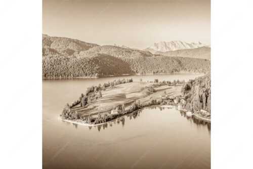 Blick über die Halbinsel Zwergern am Walchensee zum Wettersteingebirge - Schönes Bayern - Seitenverhältnis 1:1 - Walchensee - weitere Infos unter https://www.kriner-weiermann.de