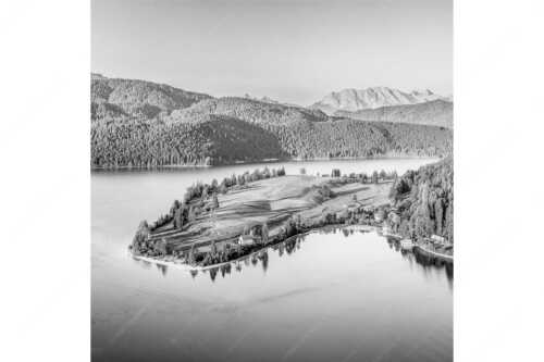 Blick über die Halbinsel Zwergern am Walchensee zum Wettersteingebirge - Schönes Bayern - Seitenverhältnis 1:1 - Walchensee - weitere Infos unter https://www.kriner-weiermann.de