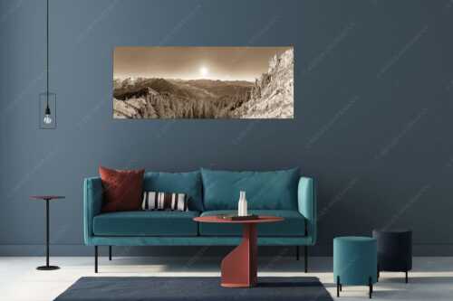Blick aus dem Soierngebirge über Oberes Isartal in den Sonnenuntergang - Schönes Isartal - Größe ca. 175x70cm, Seitenverhältnis 2,5:1 - Bergsteigen im Soierngebirge - weitere Infos unter https://www.kriner-weiermann.de