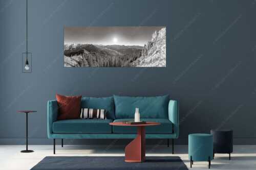 Blick aus dem Soierngebirge über Oberes Isartal in den Sonnenuntergang - Schönes Isartal - Größe ca. 175x70cm, Seitenverhältnis 2,5:1 - Bergsteigen im Soierngebirge - weitere Infos unter https://www.kriner-weiermann.de