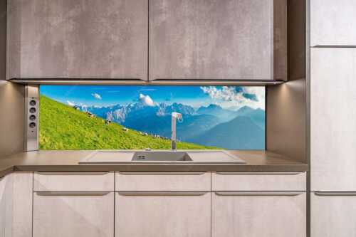 Bergschafe am Schafreiter mit Blick zum Karwendelhauptkamm - Schönste Karwendelweiden - Größe ca. 200x50cm, Seitenverhältnis ca: 4:1 - Schafe im Karwendel - weitere Infos unter https://www.kriner-weiermann.de