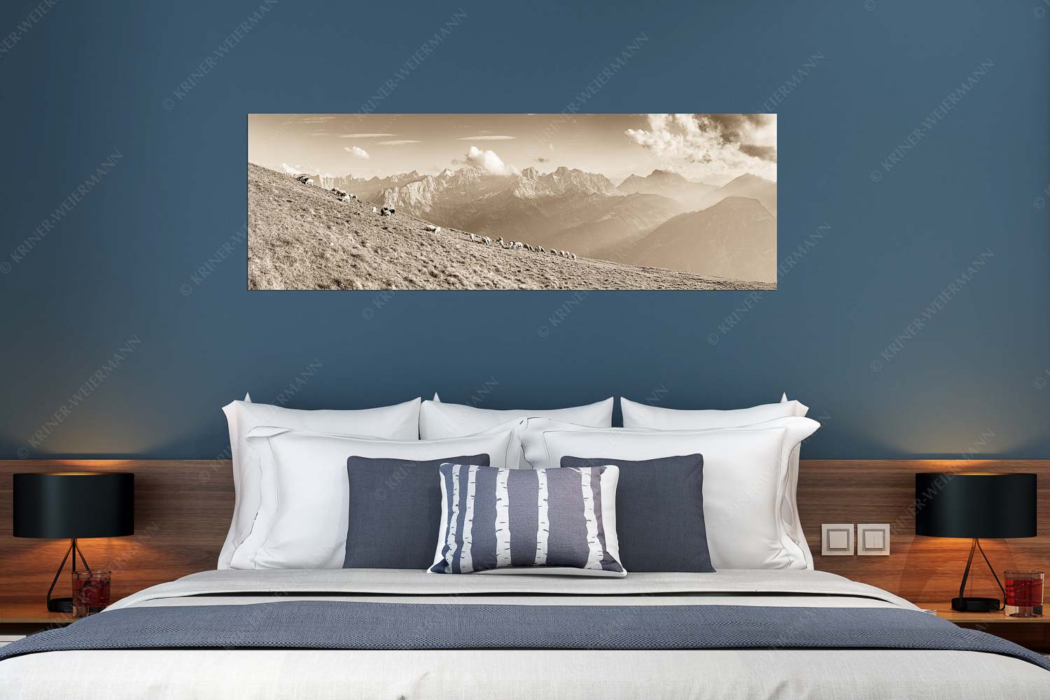 Schönste Karwendelweiden – Größe ca. 180x60cm, Seitenverhältnis 3:1 — Schafe im Karwendel Bergschafe am Schafreiter mit Blick zum Karwendelhauptkamm - Schönste Karwendelweiden - Größe ca. 180x60cm, Seitenverhältnis 3:1 - Schafe im Karwendel - weitere Infos unter https://www.kriner-weiermann.de