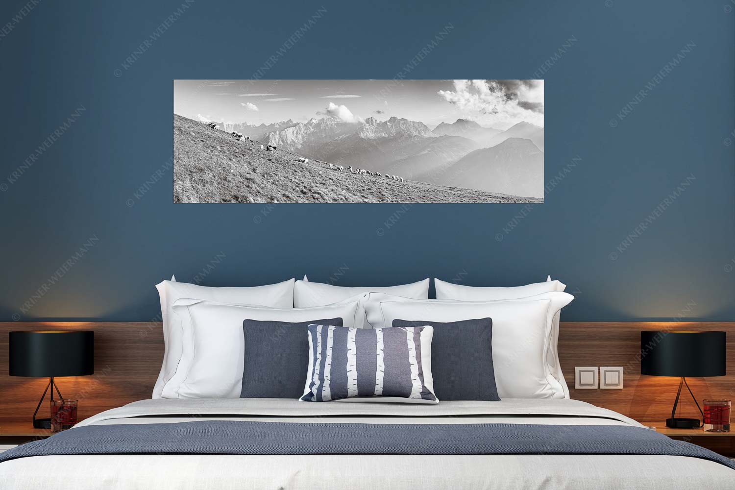 Schönste Karwendelweiden – Größe ca. 180x60cm, Seitenverhältnis 3:1 — Schafe im Karwendel Bergschafe am Schafreiter mit Blick zum Karwendelhauptkamm - Schönste Karwendelweiden - Größe ca. 180x60cm, Seitenverhältnis 3:1 - Schafe im Karwendel - weitere Infos unter https://www.kriner-weiermann.de