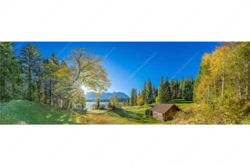 Blick über den Barmsee zum Karwendelgebirge - Schönste Plätze II - Seitenverhältnis 3:1 - Alter Ahorn am Barmsee - weitere Infos unter https://www.kriner-weiermann.de