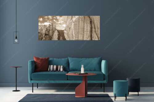 Kletterer vor der Schnitlwand an der Speckkarspitze im Karwendelgebirge - Schwer beeindruckt - Größe ca. 175x70cm, Seitenverhältnis 2,5:1 - Schnitlwand Halleranger Karwendel - weitere Infos unter https://www.kriner-weiermann.de