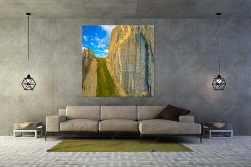 Kletterer vor der Schnitlwand an der Speckkarspitze im Karwendelgebirge - Schwer beeindruckt - Größe ca. 160x160cm, Seitenverhältnis 1: - Schnitlwand Halleranger Karwendel - weitere Infos unter https://www.kriner-weiermann.de