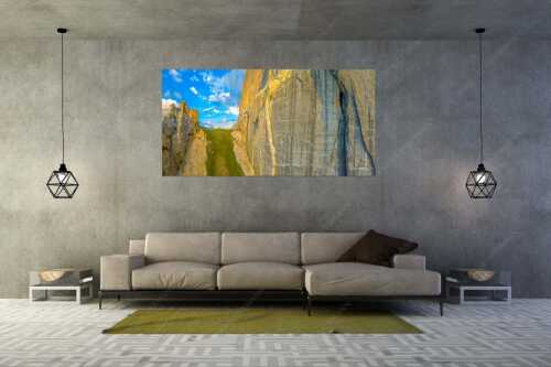 Kletterer vor der Schnitlwand an der Speckkarspitze im Karwendelgebirge - Schwer beeindruckt - Größe ca. 200x100cm, Seitenverhältnis 2: - Schnitlwand Halleranger Karwendel - weitere Infos unter https://www.kriner-weiermann.de