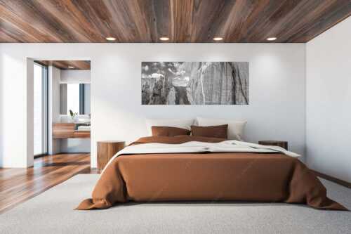 Kletterer vor der Schnitlwand an der Speckkarspitze im Karwendelgebirge - Schwer beeindruckt - Größe ca. 200x80cm, Seitenverhältnis 2,5:1 - Schnitlwand Halleranger Karwendel - weitere Infos unter https://www.kriner-weiermann.de