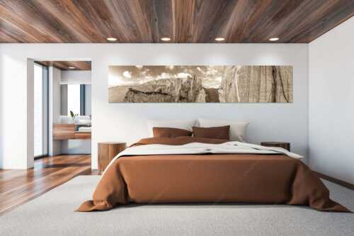 Kletterer vor der Schnitlwand an der Speckkarspitze im Karwendelgebirge - Schwer beeindruckt - Größe ca. 300x60cm, Seitenverhältnis 5:1 - Schnitlwand Halleranger Karwendel - weitere Infos unter https://www.kriner-weiermann.de