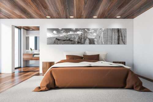 Kletterer vor der Schnitlwand an der Speckkarspitze im Karwendelgebirge - Schwer beeindruckt - Größe ca. 300x60cm, Seitenverhältnis 5:1 - Schnitlwand Halleranger Karwendel - weitere Infos unter https://www.kriner-weiermann.de