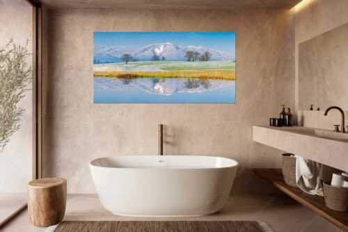 Blick über die Ach bei Uffing zum Hörnle in den Ammergauer Alpen - Silentium - Größe ca. 180x90cm, Seitenverhältnis 2:1 - Ach bei Uffing mit Hörnle - weitere Infos unter https://www.kriner-weiermann.de