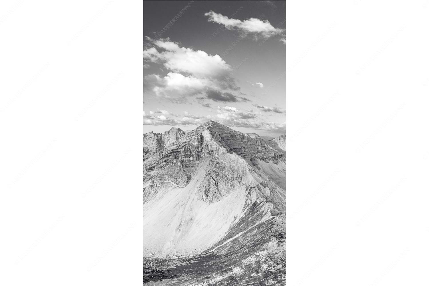 Blick auf Soiernspitze, die Soiernlache und die beiden Soiernseen