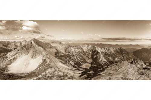 Blick auf Soiernspitze, die Soiernlache und die beiden Soiernseen - Soiernwasser - Seitenverhältnis 2,5:1 - Soiernspitze und Soiernseen - weitere Infos unter https://www.kriner-weiermann.de