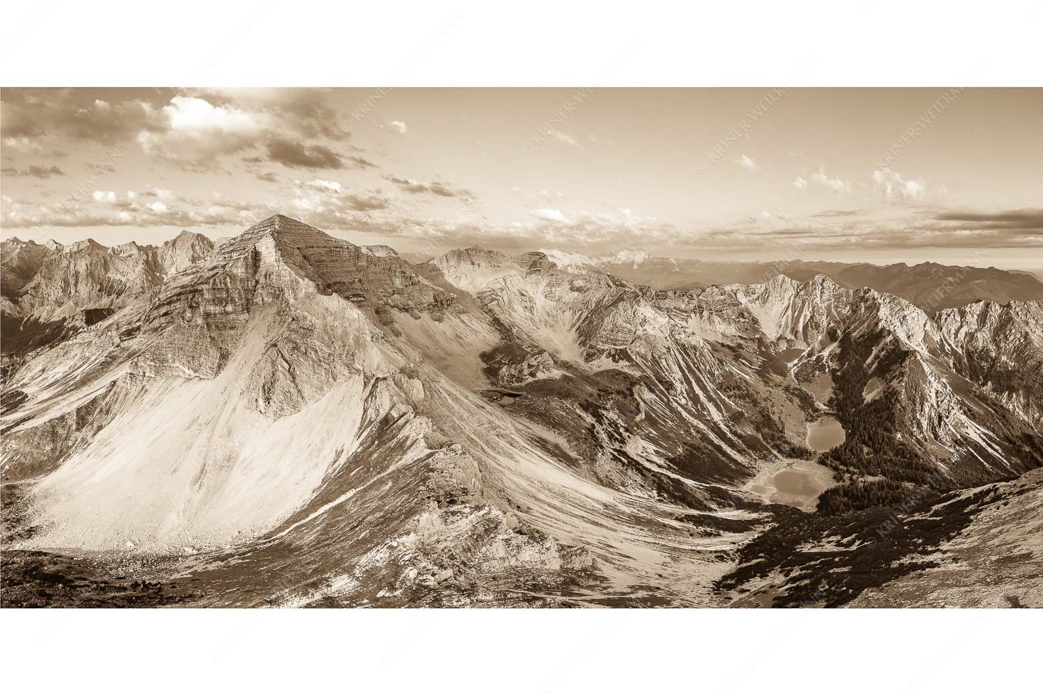 Soiernwasser – Seitenverhältnis 2:1 — Soiernspitze und Soiernseen Blick auf Soiernspitze, die Soiernlache und die beiden Soiernseen