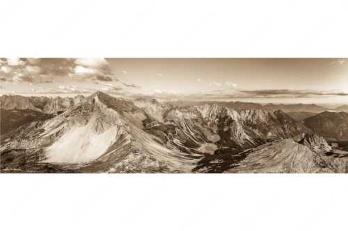 Blick auf Soiernspitze, die Soiernlache und die beiden Soiernseen - Soiernwasser - Seitenverhältnis 3:1 - Soiernspitze und Soiernseen - weitere Infos unter https://www.kriner-weiermann.de