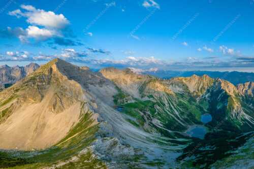 Blick auf Soiernspitze, die Soiernlache und die beiden Soiernseen - Soiernwasser - Seitenverhältnis 3:2 - Soiernspitze und Soiernseen - weitere Infos unter https://www.kriner-weiermann.de