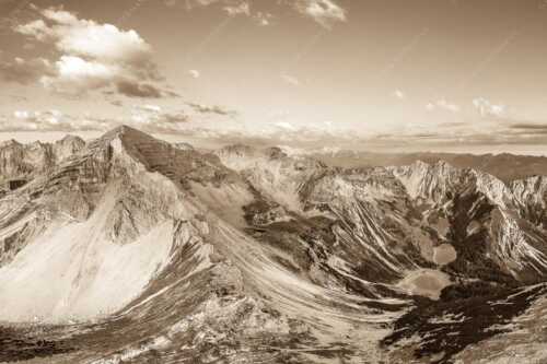 Blick auf Soiernspitze, die Soiernlache und die beiden Soiernseen - Soiernwasser - Seitenverhältnis 3:2 - Soiernspitze und Soiernseen - weitere Infos unter https://www.kriner-weiermann.de