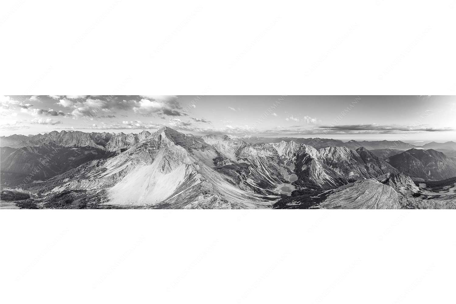 Soiernwasser – Seitenverhältnis 4:1 — Soiernspitze und Soiernseen Blick auf Soiernspitze, die Soiernlache und die beiden Soiernseen