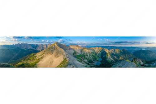 Blick auf Soiernspitze, die Soiernlache und die beiden Soiernseen - Soiernwasser - Seitenverhältnis 5:1 - Soiernspitze und Soiernseen - weitere Infos unter https://www.kriner-weiermann.de