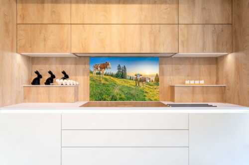Zwei junge Rinder auf der Wallgauer Alm im Estergebirge bei Sonnenaufgang - Sonnenaufgang auf der Alm - Größe ca. 90x60cm, Seitenverhältnis 3:2 - Kälber auf der Wallgaueralm - weitere Infos unter https://www.kriner-weiermann.de