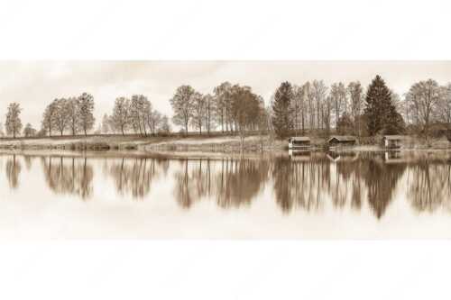 Spiegelungen am Staffelsee in Uffing - Spieglein-Spieglein - Seitenverhältnis 2,5:1 - Bootshütten am Staffelsee - weitere Infos unter https://www.kriner-weiermann.de