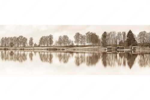 Spiegelungen am Staffelsee in Uffing - Spieglein-Spieglein - Seitenverhältnis 3:1 - Bootshütten am Staffelsee - weitere Infos unter https://www.kriner-weiermann.de