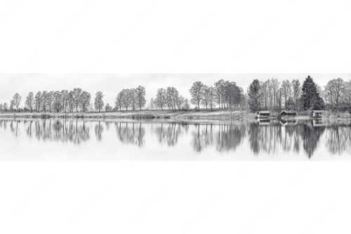 Spiegelungen am Staffelsee in Uffing - Spieglein-Spieglein - Seitenverhältnis 4:1 - Bootshütten am Staffelsee - weitere Infos unter https://www.kriner-weiermann.de
