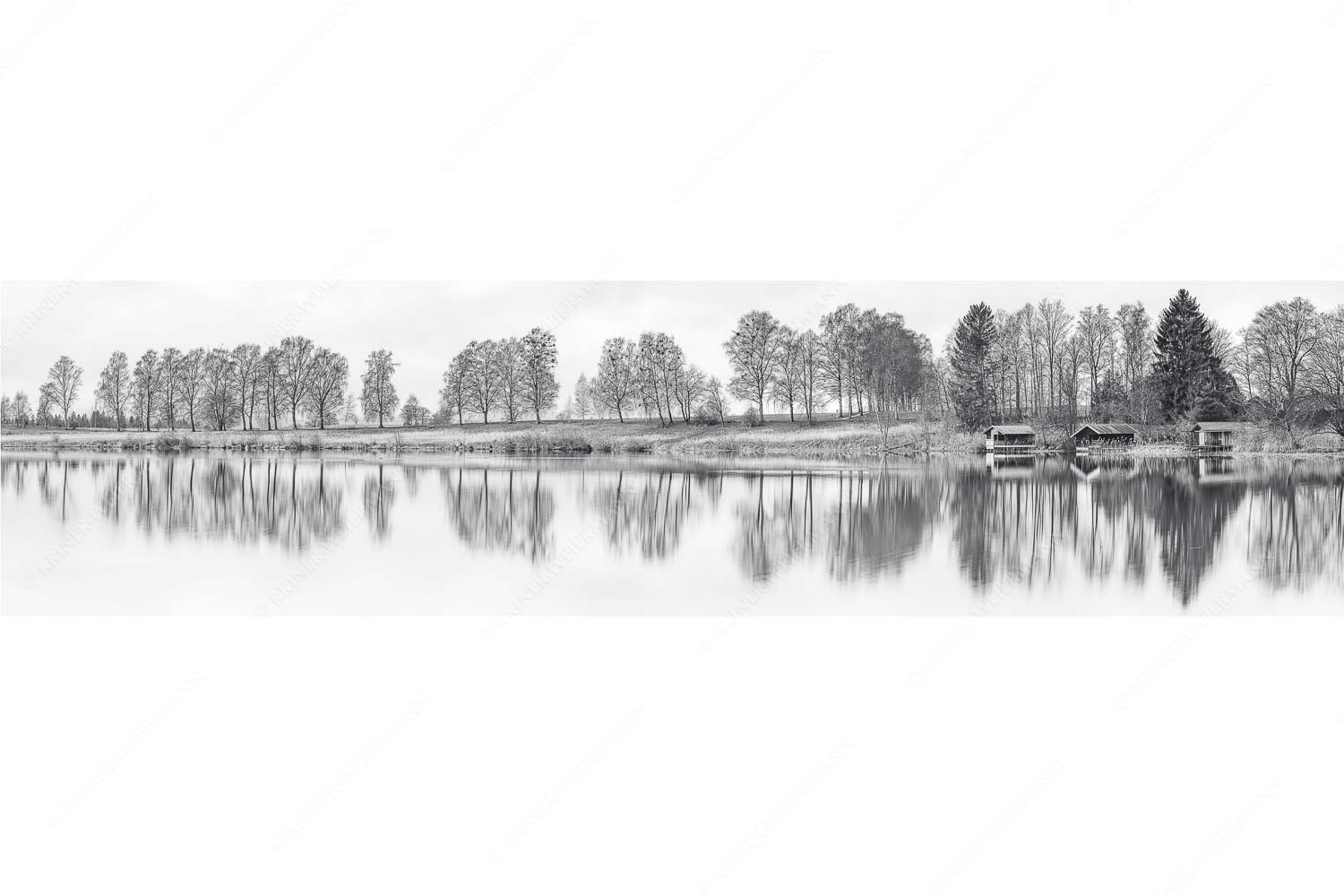 Spieglein-Spieglein – Seitenverhältnis 4:1 — Bootshütten am Staffelsee Spiegelungen am Staffelsee in Uffing