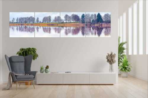Spiegelungen am Staffelsee in Uffing - Spieglein-Spieglein - 4er Split, Größe ca. 280x70cm, Seitenverhältnis 4:1 - Bootshütten am Staffelsee - weitere Infos unter https://www.kriner-weiermann.de