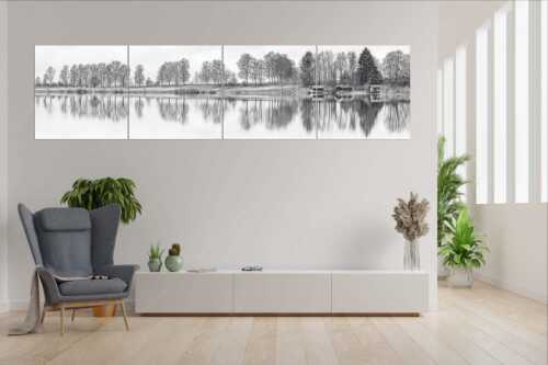 Spiegelungen am Staffelsee in Uffing - Spieglein-Spieglein - 4er Split, Größe ca. 280x70cm, Seitenverhältnis 4:1 - Bootshütten am Staffelsee - weitere Infos unter https://www.kriner-weiermann.de